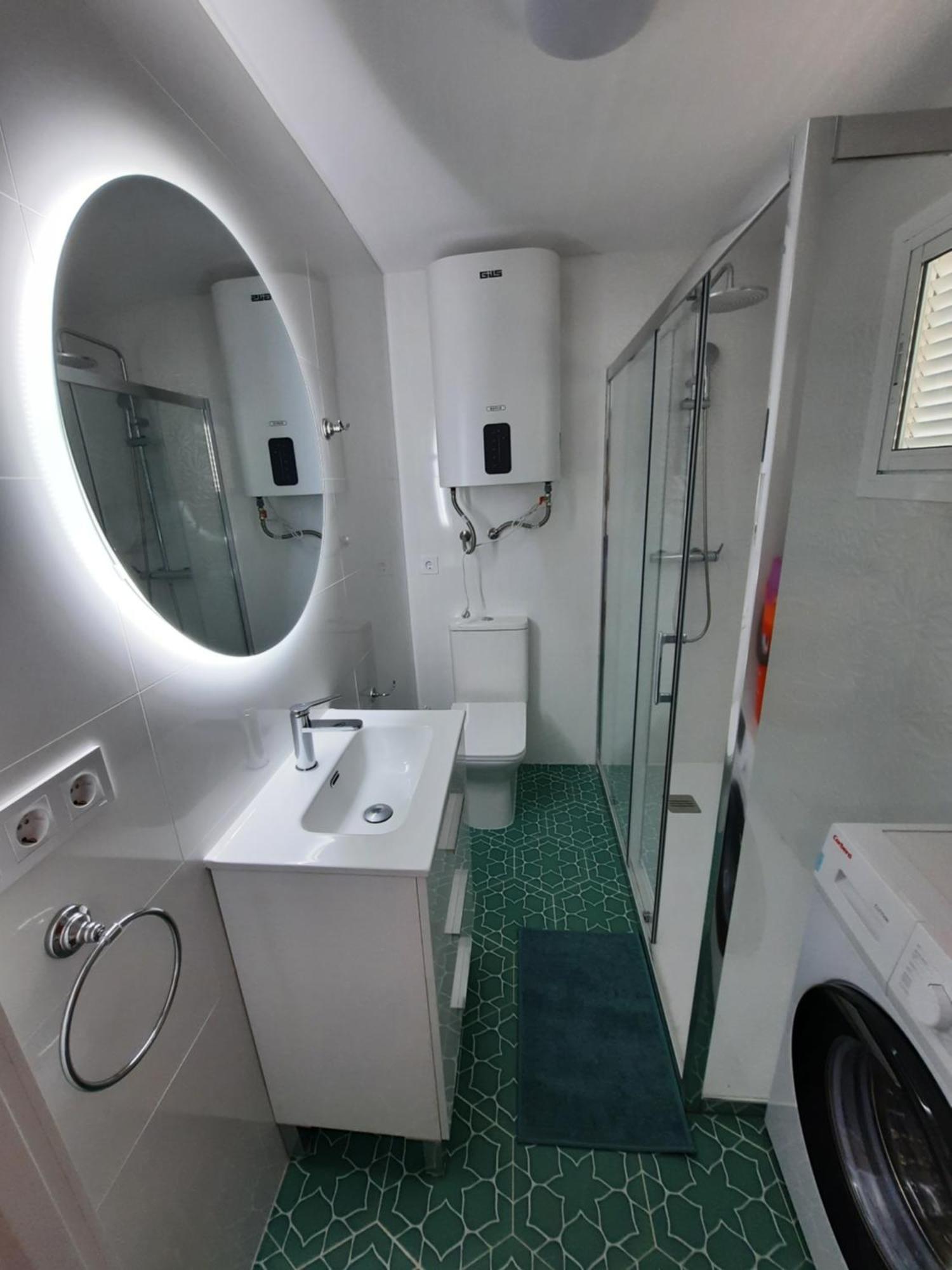 Playmon Holiday Apartment Бенидорм Екстериор снимка