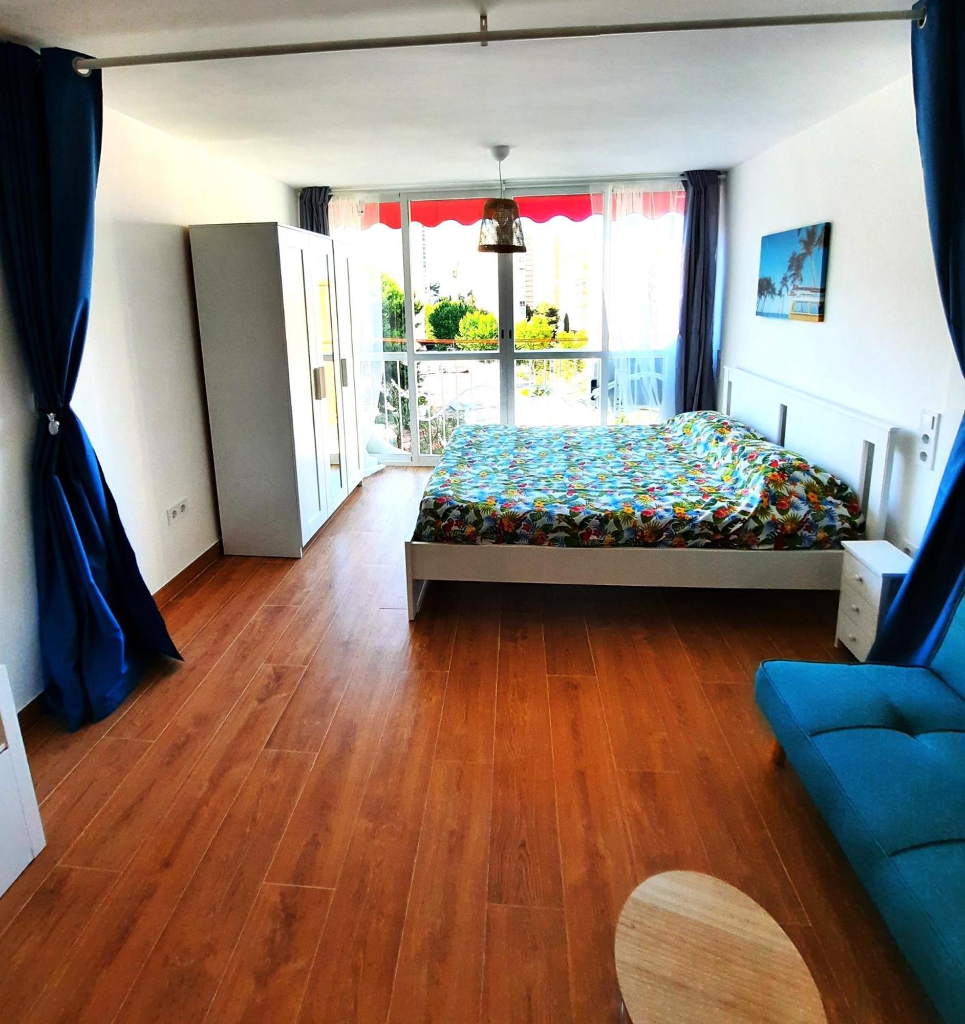 Playmon Holiday Apartment Бенидорм Екстериор снимка