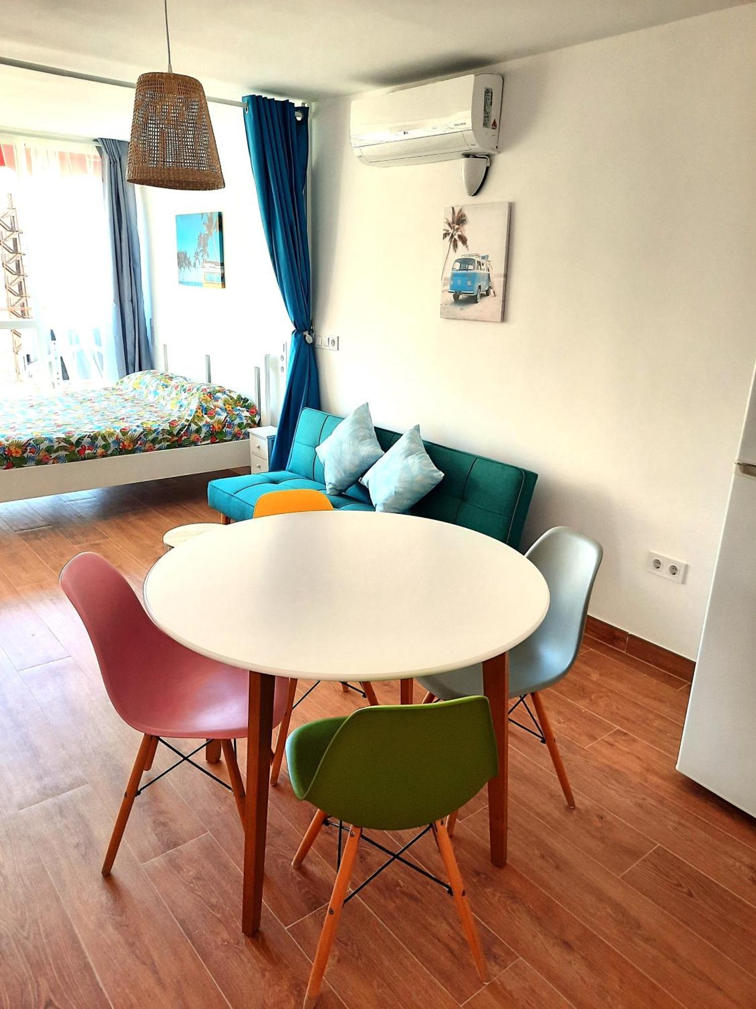 Playmon Holiday Apartment Бенидорм Екстериор снимка