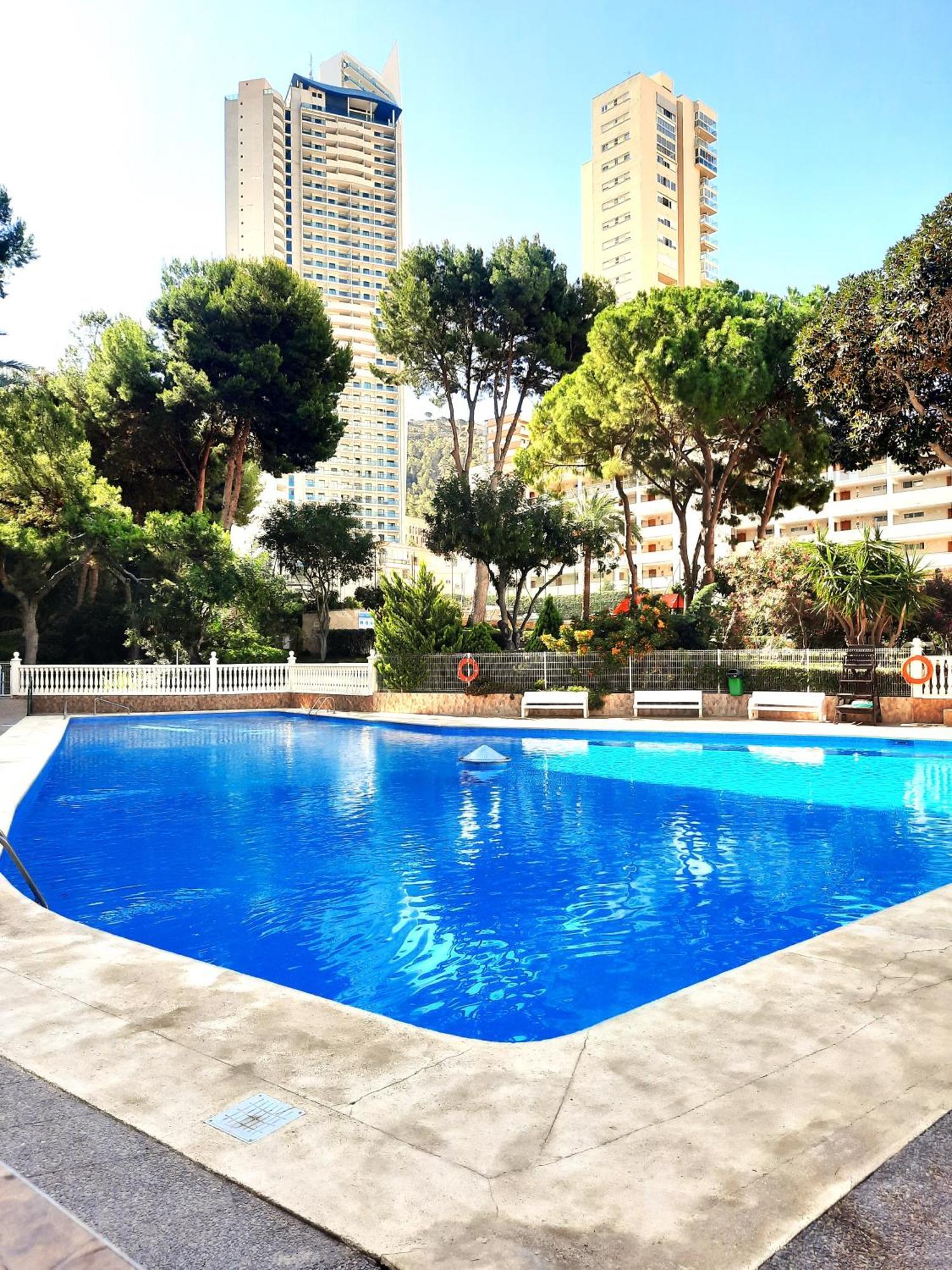 Playmon Holiday Apartment Бенидорм Екстериор снимка