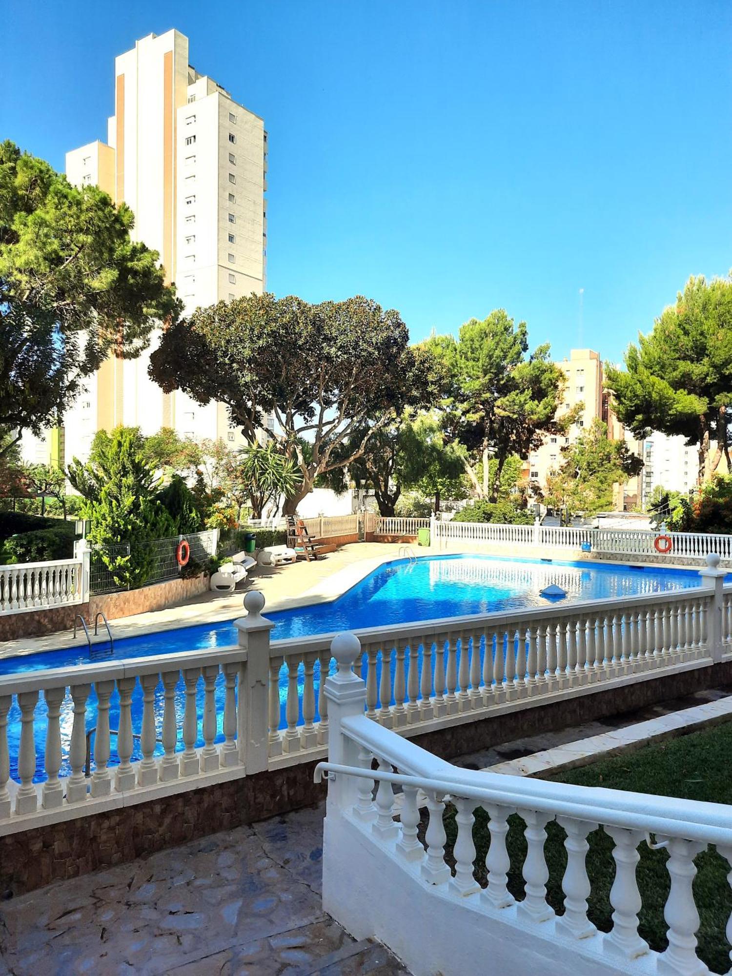 Playmon Holiday Apartment Бенидорм Екстериор снимка