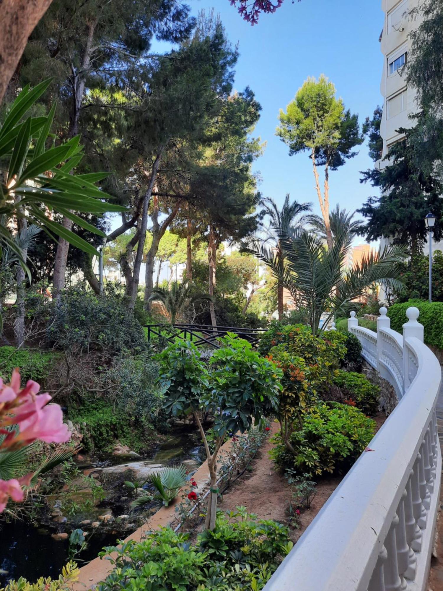Playmon Holiday Apartment Бенидорм Екстериор снимка